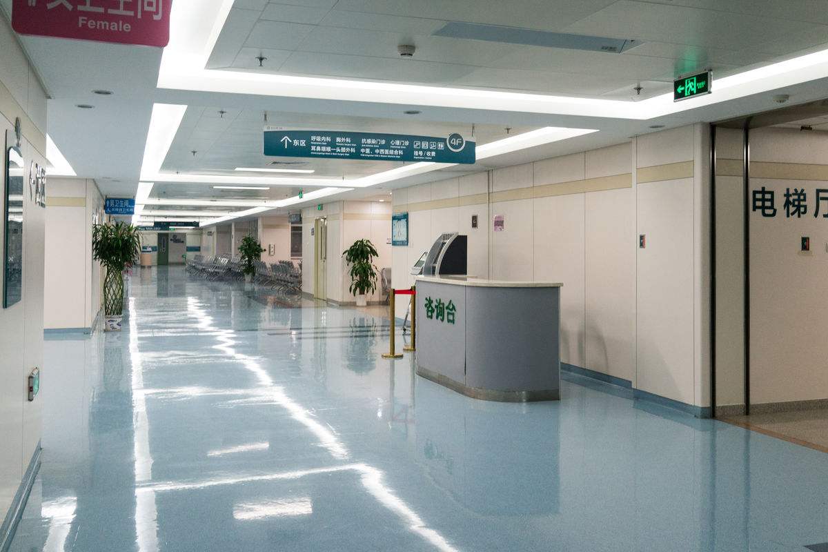 醫(yī)院專用洗地機哪款更合適.jpg 醫(yī)院專用洗地機哪款更合適.jpg