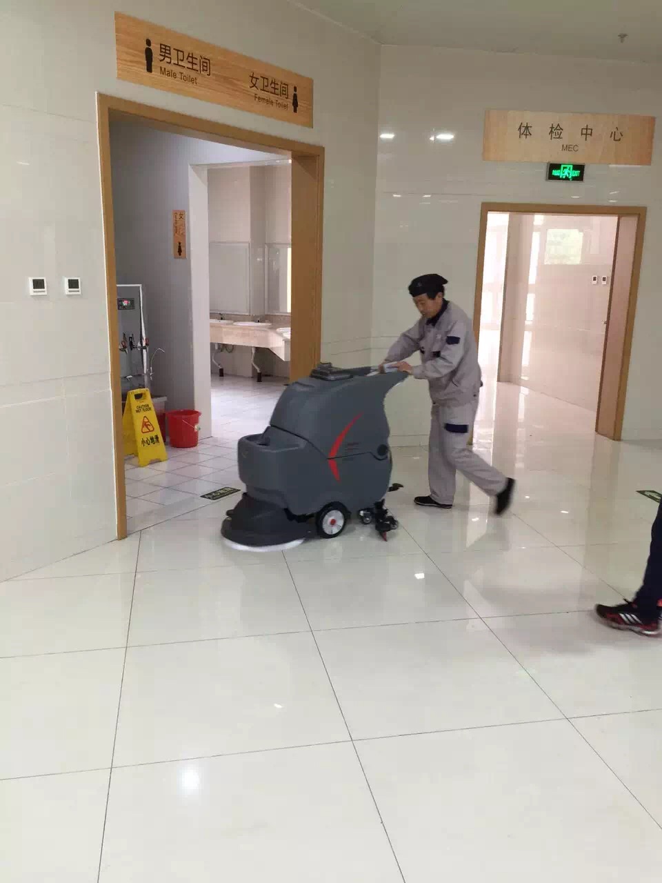 醫院應該選擇什么樣的洗地機？