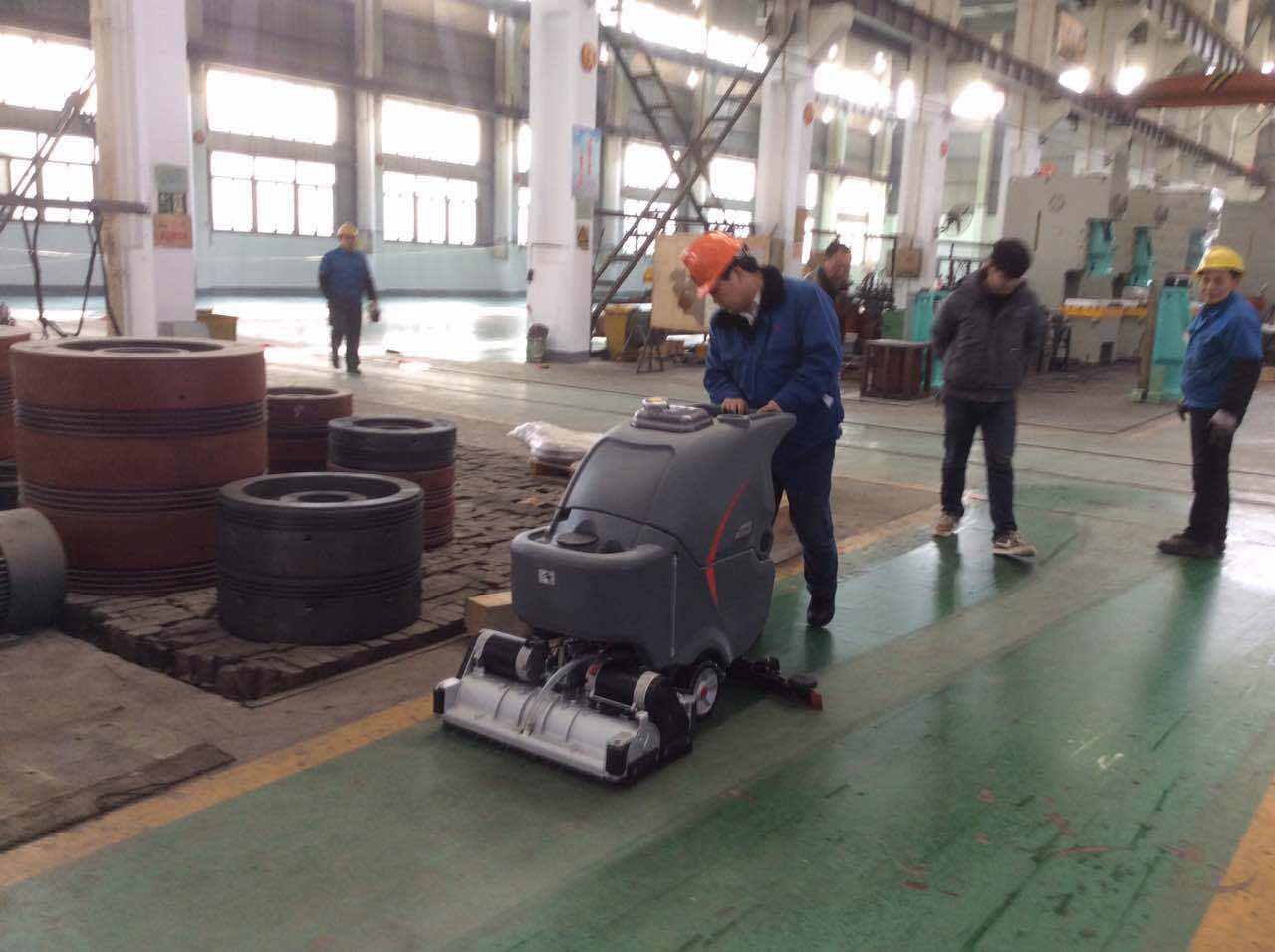 工廠地面油污多怎么清潔？